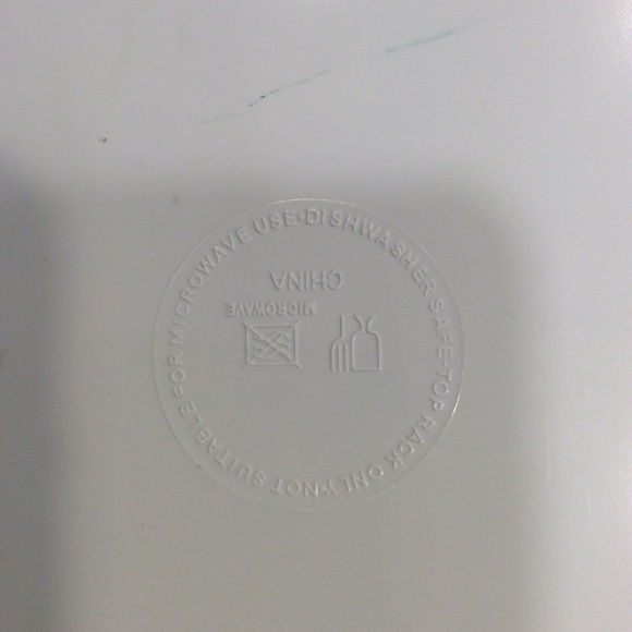 Serving Dish!  Crackers, chips, anything! - Picture 2 of 7